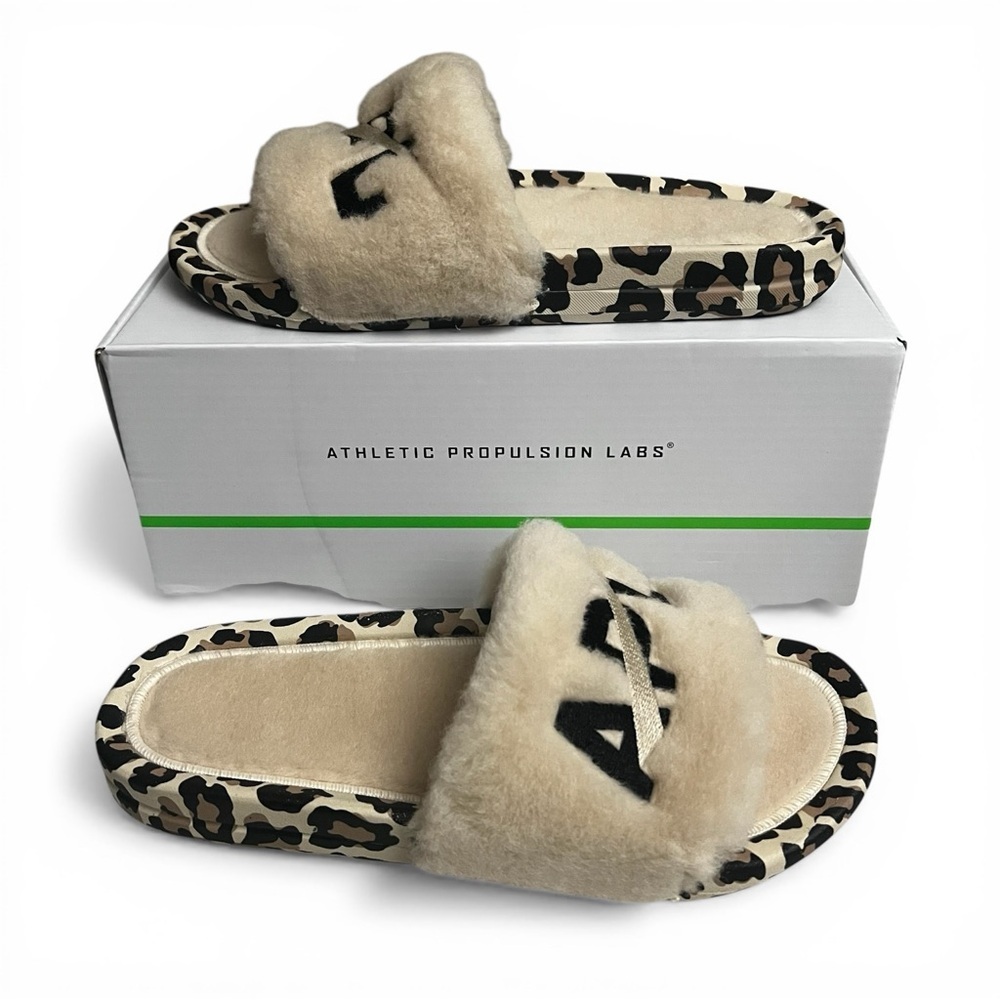 APL Womens Shearling Cream Leopard Slides US 7 UK 4.5 Travel Comfort Lounge Cozy
